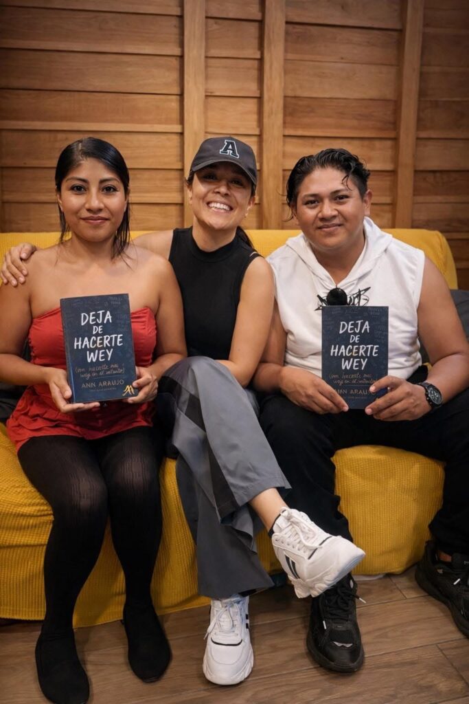 Lectores de Deja de Hacerte Wey en AnnStudio, Puerto Morelos